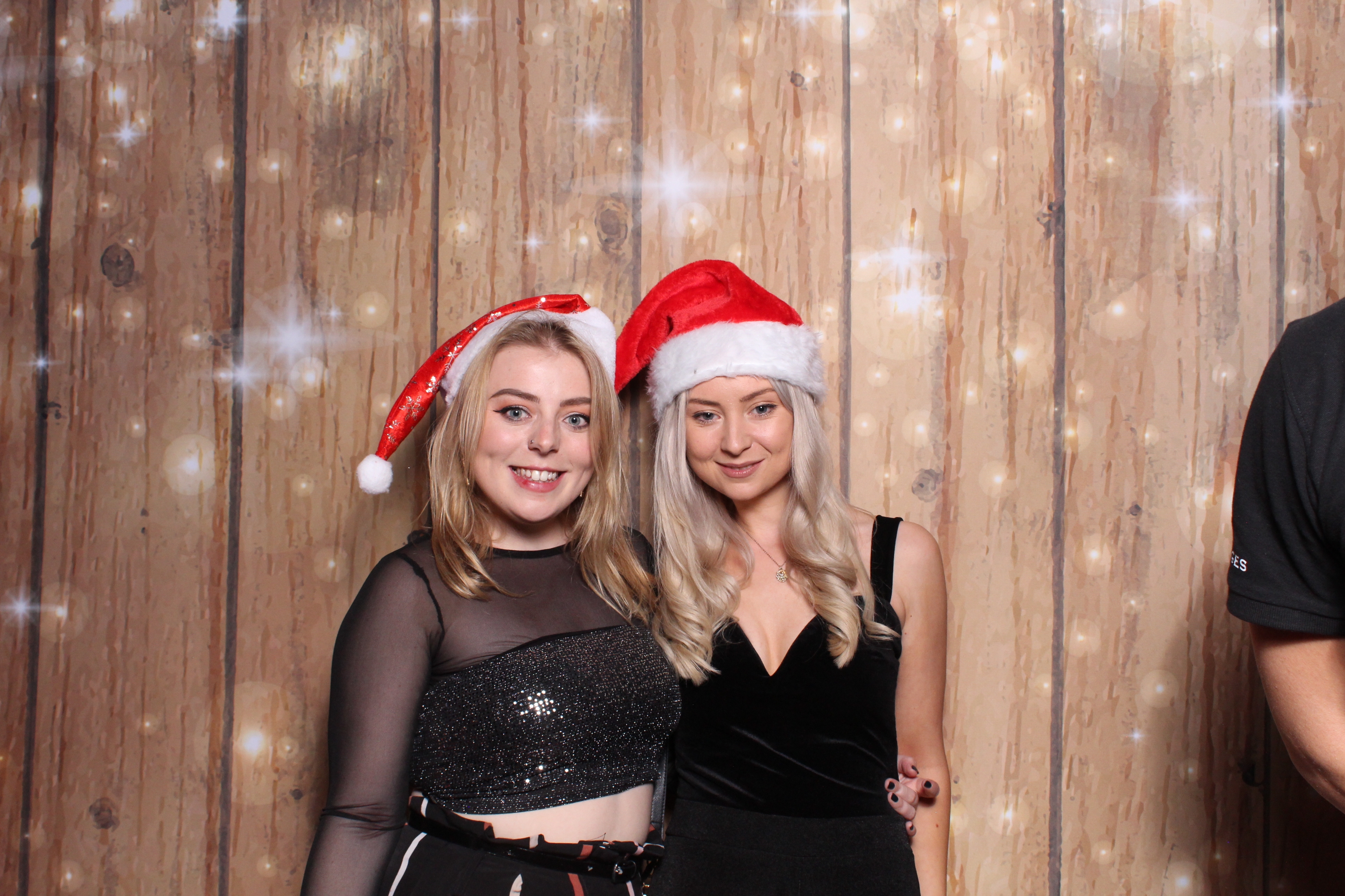 Tes Christmas party  | View more photos from the event at gallery.magicimages.uk/u/MagicImages/Tes-Christmas-party